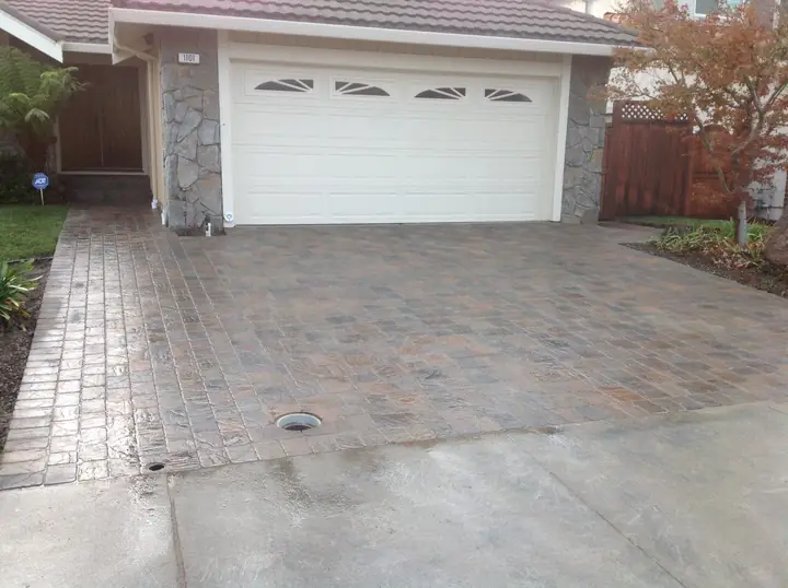 Driveway Paving Curved Paver Driveway To The Garage