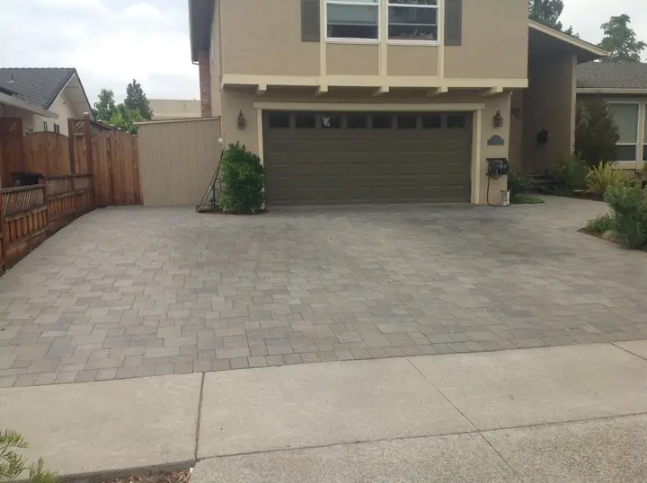 Driveway Paving Paver Drive With A Stone Border
