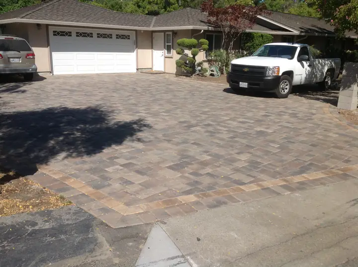 Driveway Paving Paver Driveway With Room For Two Cars