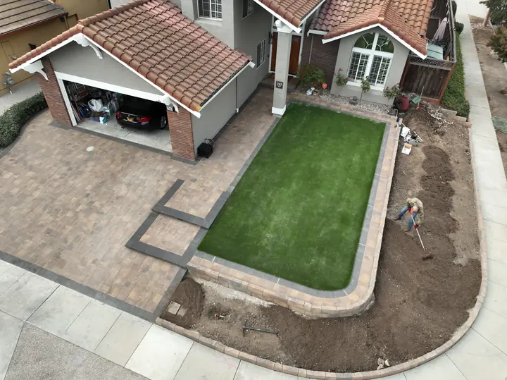 Hardscaping Front Garden With Lawn And Paver Edging