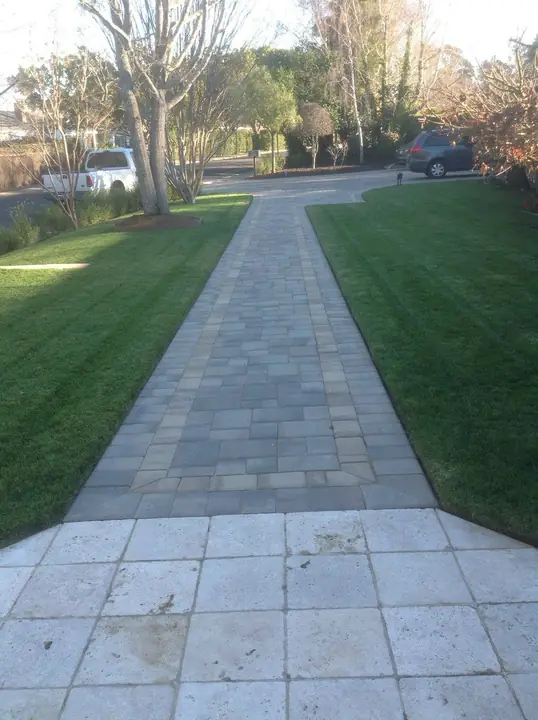 Walkway Paving Paver Walkway With A Beige Inlay