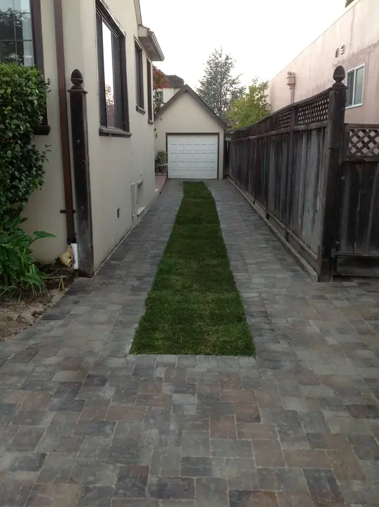 Walkway Paving Paver Walkway With A Turf Strip