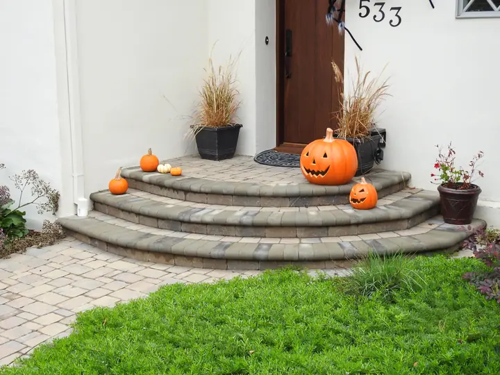 Walkway Paving Quarter Circle Paver Entry
